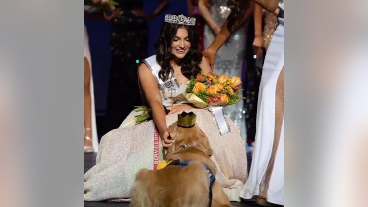 miss dallas teen crowned with dog