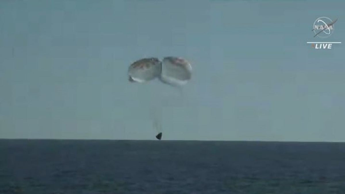 NASA dragon capsule