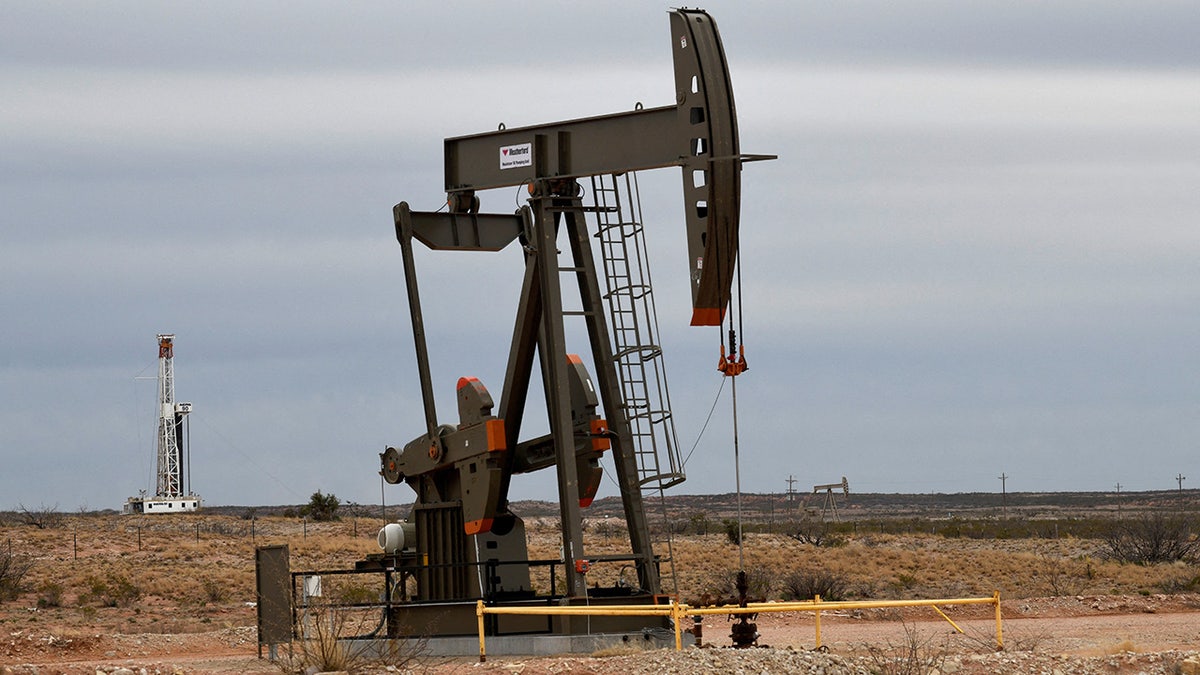 Carlsbad, New Mexico oil jack pump drilling rig