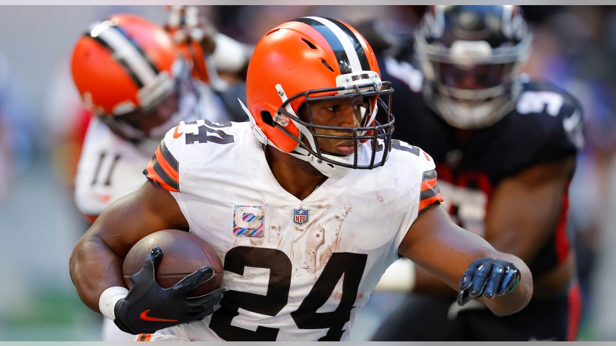 Nick Chubb runs