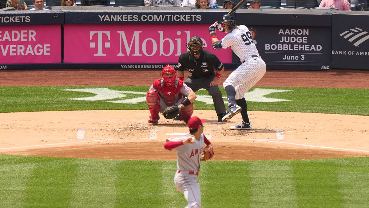 Shohei Ohtani pitching to Aaron Judge