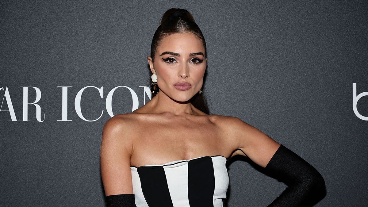 Olivia Culpo at event