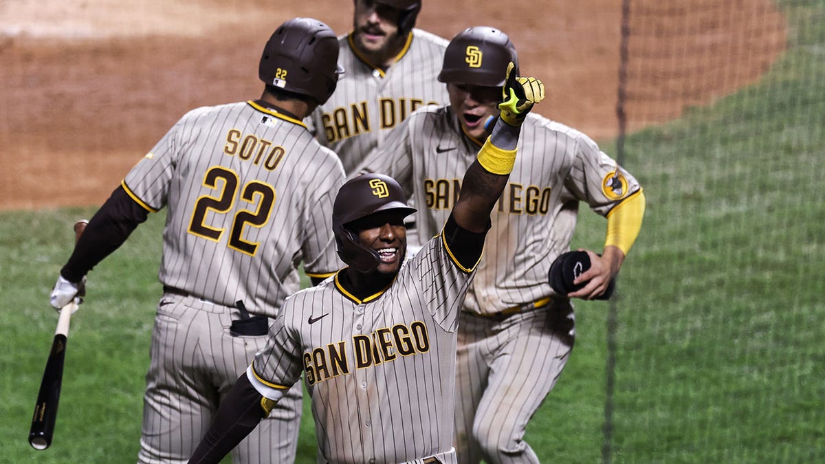 Padres celebrate home run
