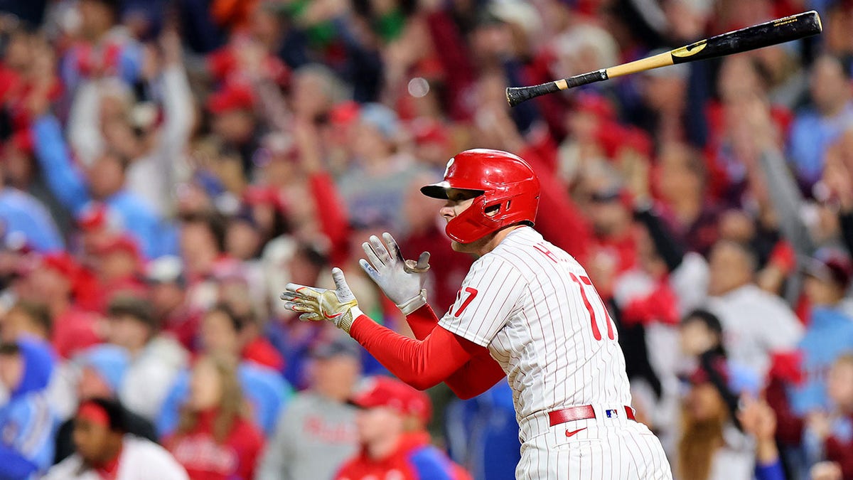 Rhys Hoskins bat flips