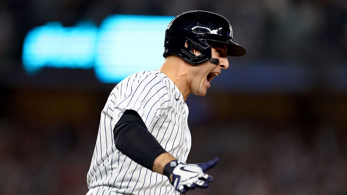 New York Yankees re-sign Anthony Rizzo