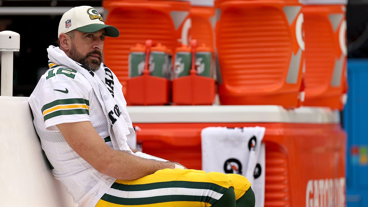 Mental Mistakes Frustrate Aaron Rodgers in Packers' Loss at Vikings -  Sports Illustrated Green Bay Packers News, Analysis and More