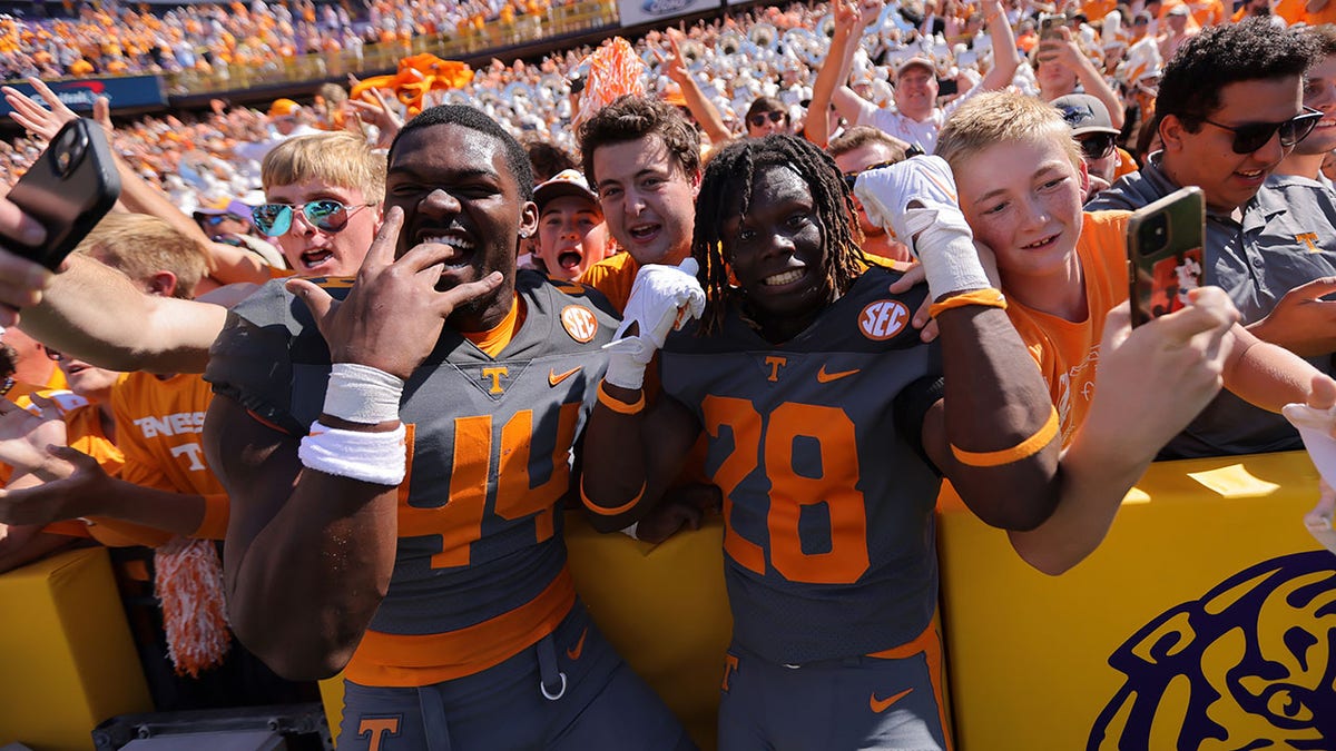 Vols with fans