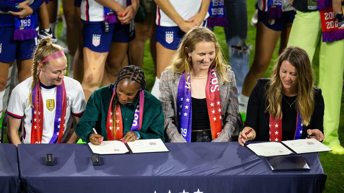 women's soccer team signs new CBA