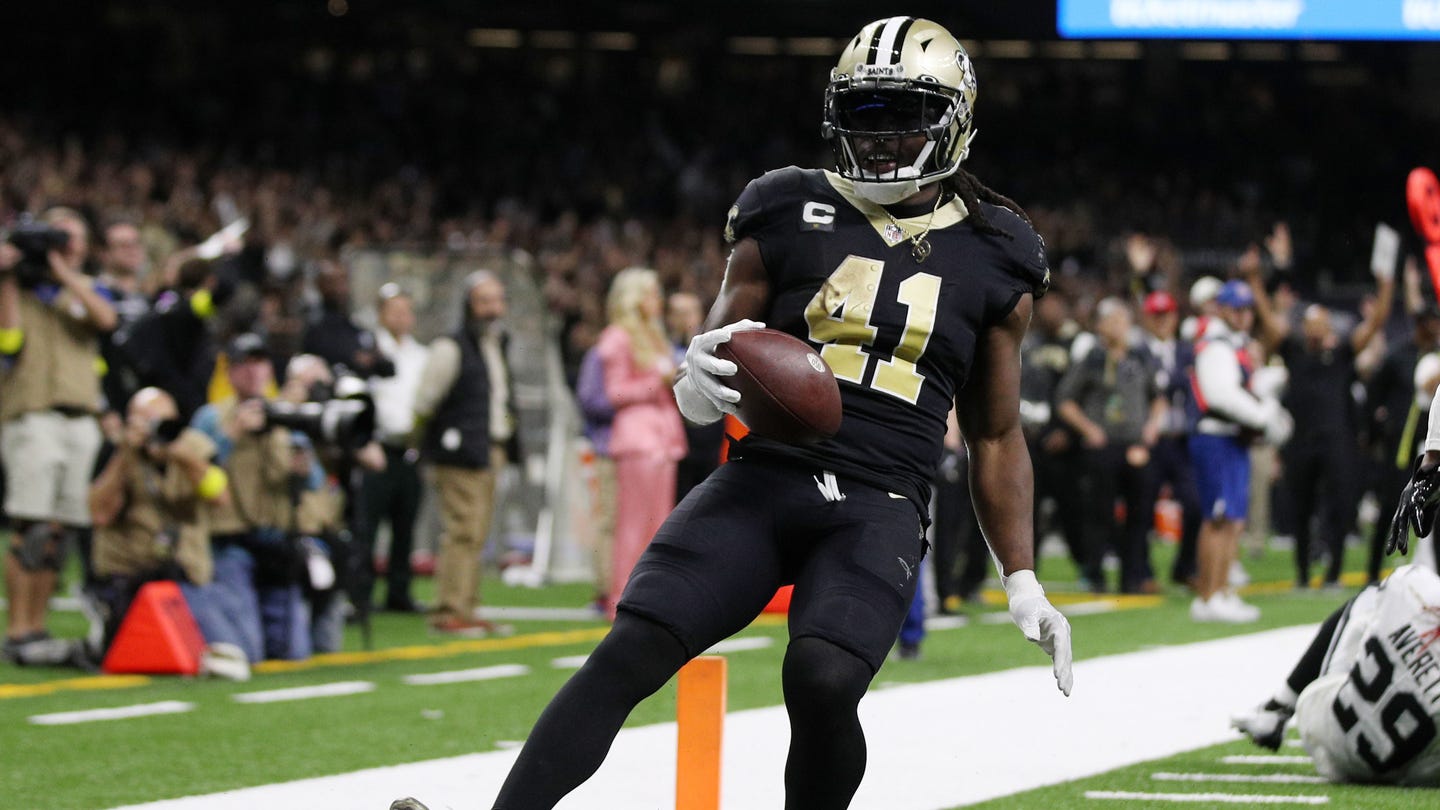 Alvin Kamara's Contractual Quandary: Saints RB Seeking New Deal Amidst Productivity concerns