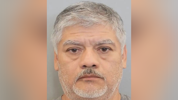 Custodian arrested in Houston after allegedly urinating in woman's water bottle, giving her STD