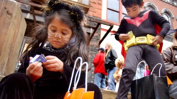 Las Vegas police partner with smartphone app to show sex offenders in neighborhoods ahead of Halloween