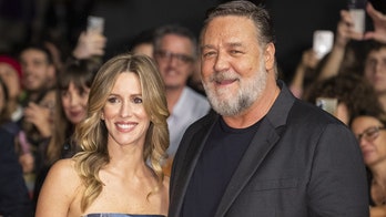 Russell Crowe poses with girlfriend nearly half his age; denies reports of awful audition with Julia Roberts