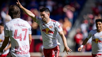 Red Bulls star Lewis Morgan injures himself during goal celebration, Cincinnati pulls off MLS playoffs upset