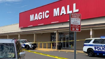 Two Florida robbery suspects shot, killed by mall jewelry store owner, two others being sought