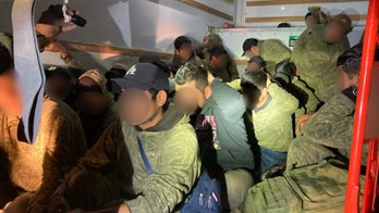 Arizona border agents track down truck in dramatic pursuit, find 32 migrants