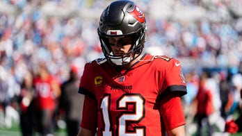 Tom Brady deals with Antonio Brown trolling as Bucs drop game to Panthers