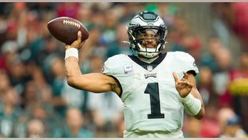 Eagles remain undefeated after Cardinals miss potential game-tying field goal as time expires