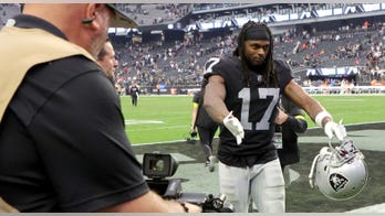 Davante Adams makes photographers move after incident 2 weeks ago