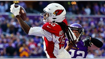 Cardinals' DeAndre Hopkins makes ridiculous one-handed touchdown catch