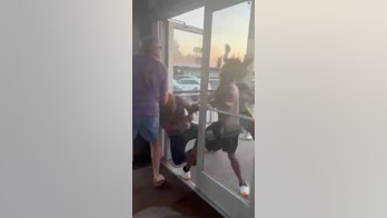 Food fight over chocolate bars at Texas Hooters results in arrests: See the video