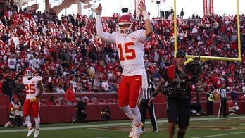 Patrick Mahomes' big day spoils Christian McCaffrey's 49ers debut