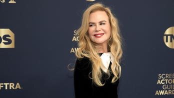 Broadway crowd erupts in applause after Nicole Kidman donates $100,000 for Hugh Jackman’s signed hat