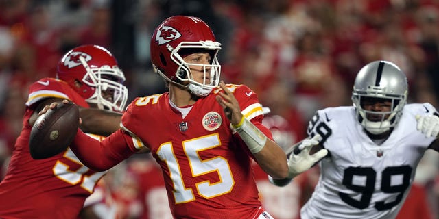Patrick Mahomes #15 of the Kansas City Chiefs passes during the 1st half of the game a at Arrowhead Stadium on October 10, 2022 in Kansas City, Missouri.