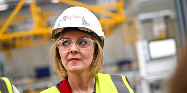 British Prime Minister Liz Truss visits Berkeley Modular, in Northfleet, Kent, Great Britain on Friday 23 September 2022. (Dylan Martinez / Pool Photo via AP)