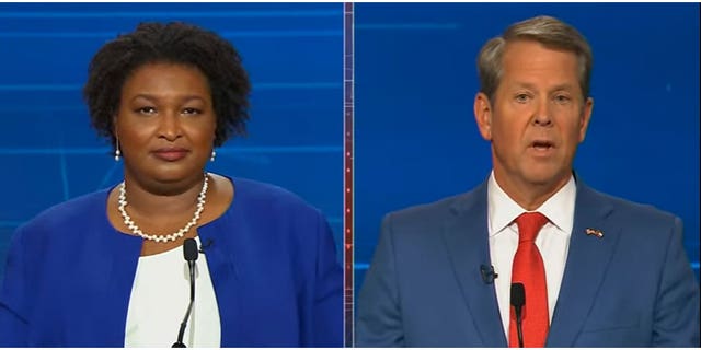 La candidate au poste de gouverneur de Géorgie démocrate Stacey Abrams et le gouverneur républicain sortant Brian Kemp se sont affrontés lors d'un débat organisé par l'Atlanta Press Club le 17 octobre 2022.