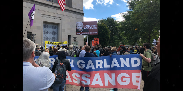 Julian Assange supports gather at the DOJ