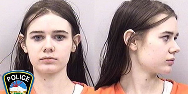 A mugshot of 22-year-old Lauren Dooley. 