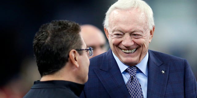 Dec 29, 2019; Arlington, Texas, USA; Dallas Cowboys owner Jerry Jones talks with Washington Redskins own Daniel Snyder before the game at AT&amp;T Stadium.