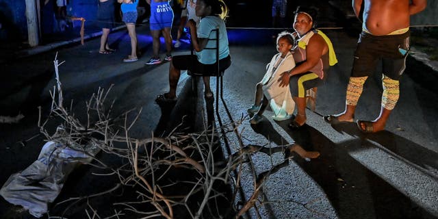 Hurricane Ian plunged all of Cuba into darkness after cutting down the island's electricity grid.  Electricity was gradually returning on September 29, but many homes remain without electricity.