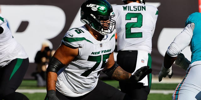 New York Jets guard Alijah Vera-Tucker (75) during the National Football League game between the New York Jets and Miami Dolphins on Oct. 9, 2022 at MetLife Stadium in East Rutherford, New Jersey.
