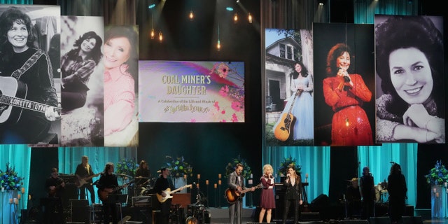 Little Big Town performed "Let Her Fly" onstage.