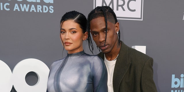 Scott et Jenner se sont séparés en octobre 2019 mais ont ravivé leur romance en 2020.