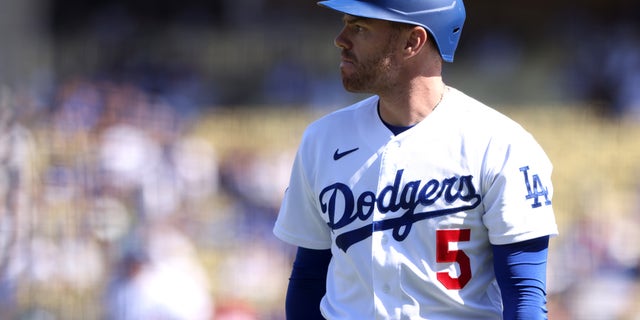 Freddie Freeman de los Dodgers de Los Ángeles durante un partido contra los Rockies de Colorado en el Dodger Stadium el 2 de octubre de 2022 en Los Ángeles.