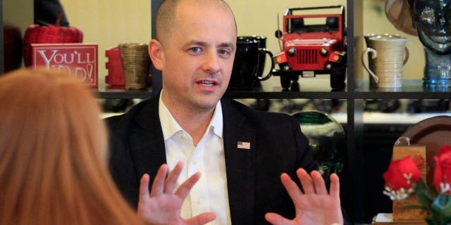 Independent US presidential candidate Evan McMullen speaks to his supporters at Brick House Cafe on November 5, 2016 in Cedar City, Utah. McMullin organizes his campaign rallies in five small towns throughout southern Utah. (Photo by George Fry/Getty Images)
