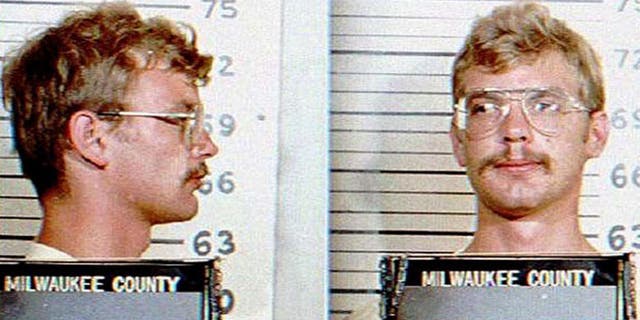 Jeffrey Lionel Dahmer Était Un Tueur En Série Américain, Qui A Assassiné 17 Hommes Entre 1978 Et 1991 (La Majorité Des Meurtres Ayant Eu Lieu Entre 1989 Et 1991.