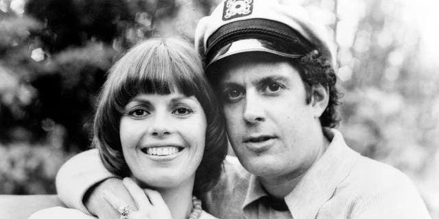 Daryl Dragon and Toni Tennille were married from 1975 to 2014.