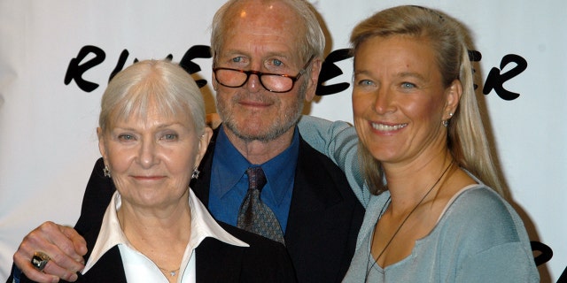 Paul Newman with his wife Joanne Woodward and daughter Nell Newman. The late actor began writing his memoir in the '80s.