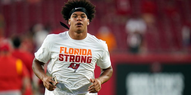 Joe Tryon Soyinka of the Tampa Bay Buccaneers "Florida Strong" T-shirts before the Kansas City Chiefs game on October 2, 2022 in Tampa, Florida.