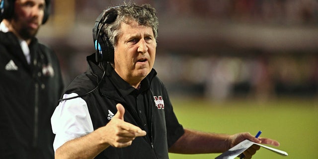 September 3, 2022; Starkville, Mississippi, USA. Mike Leach, head of the Mississippi Bulldogs, reacts to his coach after the fourth quarter game against the Memphis Tigers at Davis Wade Stadium in Scott Field.