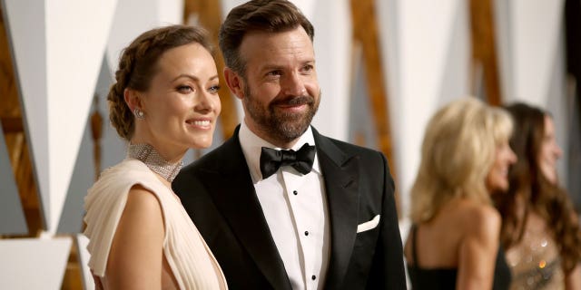 Olivia Wilde og Jason Sudeikis begynte å date i 2011 før de ble forlovet i 2013. De hadde to barn sammen før de sa opp forlovelsen i 2020.