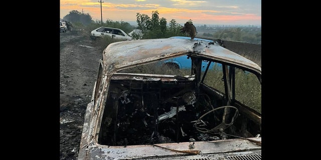 صورة لهجوم على سبع سيارات مدنية أسفر عن مقتل 24 شخصًا ، بينهم 13 طفلاً وامرأة حامل ، في خاركيف في 25 سبتمبر / أيلول 2022.