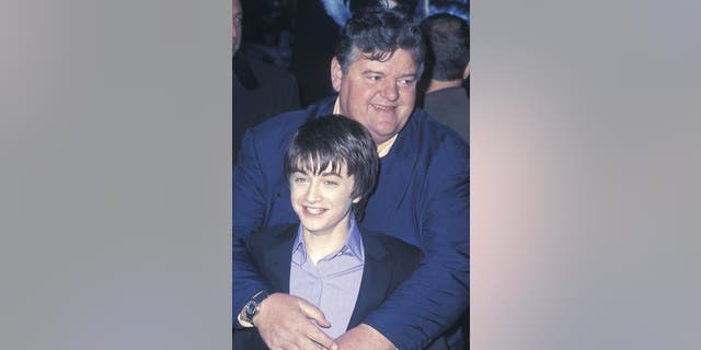 Robbie Coltrane y Daniel Radcliffe en el estreno en Nueva York "Harry Potter y la cámara de los secretos."