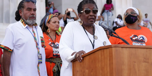 Cora Masters Barry on the podium praised Farrakhan, saying: "friend" When "family member" Speaking at a private ceremony in memory of her late husband, former Democratic Mayor Marion Barry.