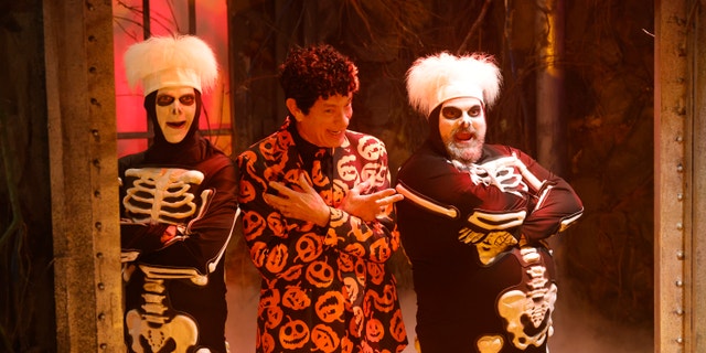 David S. Pumpkins returned to "SNL" with Tom Hanks reprising his role alongside Mikey Day and Bobby Moynihan.