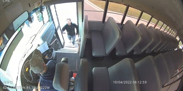 Frantic parents alert Michigan bus driver, Dave Skinner, to call 911 after their child was taken during a carjacking.