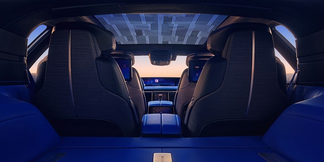 The glass roof can be dimmed individually over each seat.